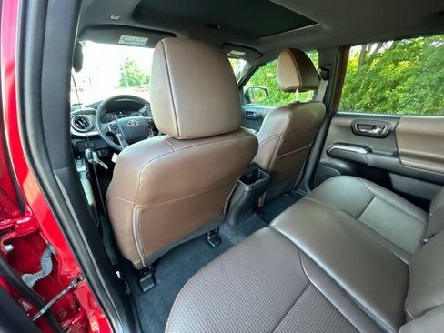 Used 2023 Toyota Tacoma Limited AWD/4WD image 28