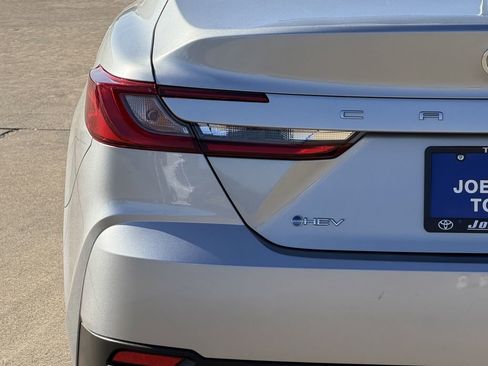 Used 2025 Toyota Camry LE FWD image 10