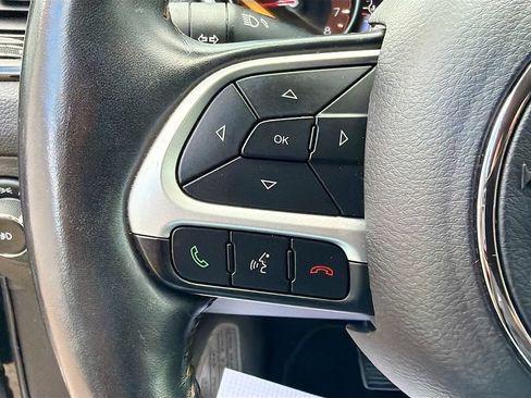 Used 2018 Jeep Compass Limited AWD/4WD image 12