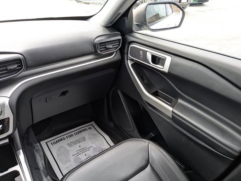 Certified 2022 Ford Explorer XLT w/ Equipment Group 202A image 21