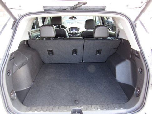 Used 2024 GMC Terrain SLT AWD/4WD image 28