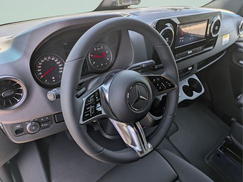 New 2025 Mercedes-Benz Sprinter 2500 image 4