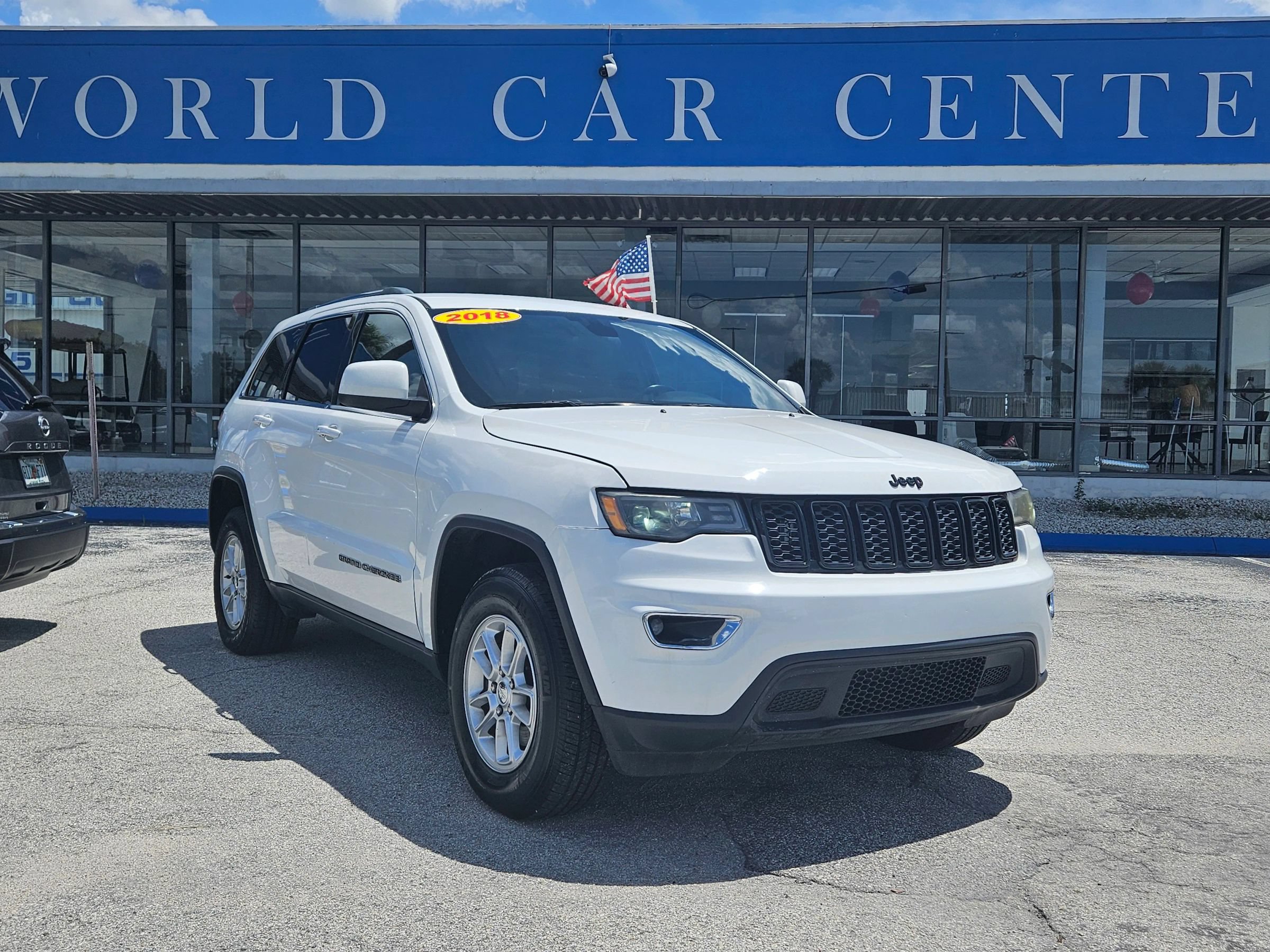 Used 2018 Jeep Grand Cherokee Laredo AWD/4WD image 18