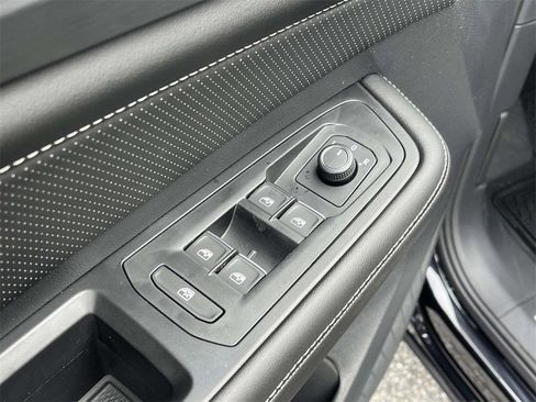 New 2026 Volkswagen Atlas Cross Sport SE image 14