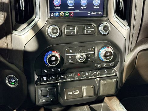 Used 2020 GMC Sierra 2500 Denali w/ Denali Ultimate Package image 19