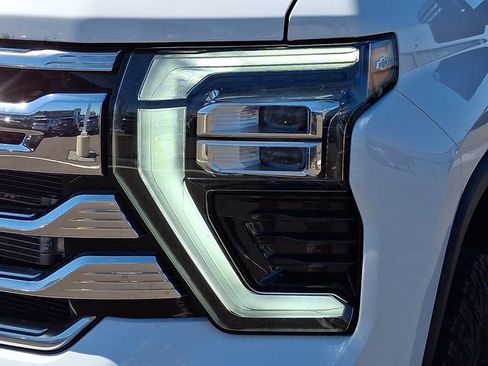 Used 2024 Chevrolet Silverado 3500 High Country w/ Technology Package AWD/4WD image 9