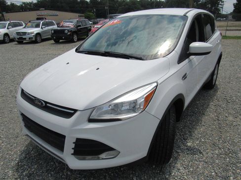 Used 2014 Ford Escape SE image 1