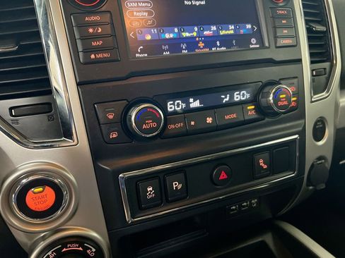 Used 2019 Nissan Titan PRO-4X AWD/4WD image 16