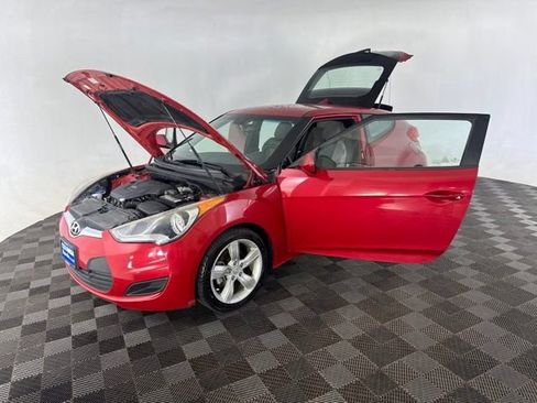 Used 2014 Hyundai Veloster FWD image 12