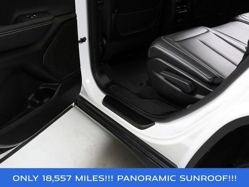 Used 2023 Jeep Grand Cherokee L Limited AWD/4WD image 29