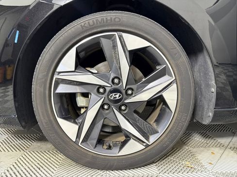 Used 2023 Hyundai Elantra Limited w/ Preferred Accessory Package image 24