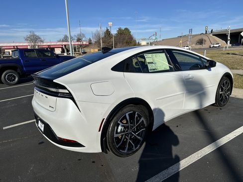 New 2026 Toyota Prius XSE Premium image 9