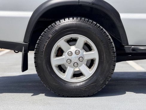 Used 2004 Land Rover Discovery S AWD/4WD image 17
