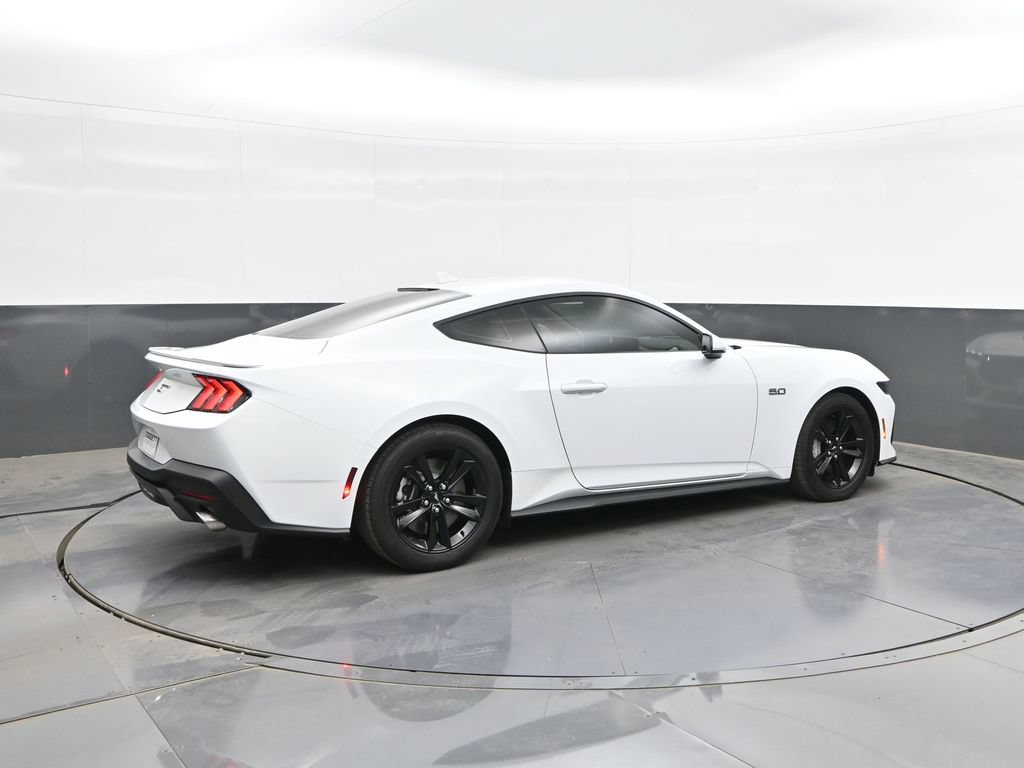 Used 2025 Ford Mustang GT RWD image 12