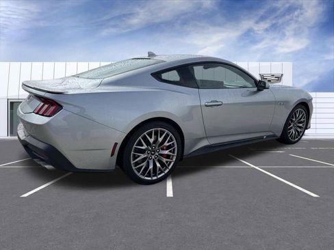 Used 2025 Ford Mustang GT Premium image 3