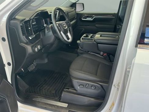 Used 2025 GMC Sierra 1500 SLE image 7