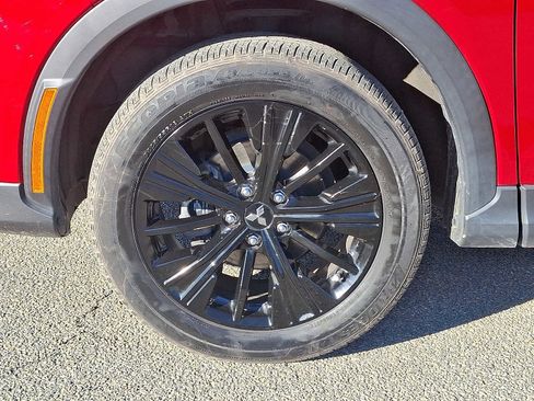 Used 2022 Mitsubishi Eclipse Cross LE image 9