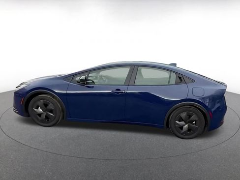 Used 2025 Toyota Prius LE image 10