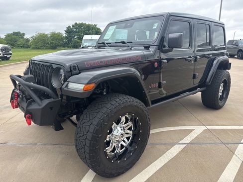 Used 2022 Jeep Wrangler Unlimited Rubicon w/ LED Lighting Group AWD/4WD image 3