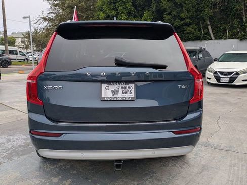 Used 2022 Volvo XC90 T6 Momentum w/ Advanced Package AWD/4WD image 4