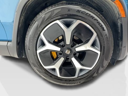Used 2024 Rivian R1S Adventure AWD/4WD image 13