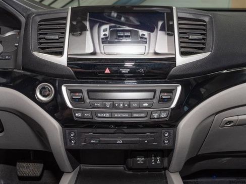Used 2018 Honda Pilot Elite image 11