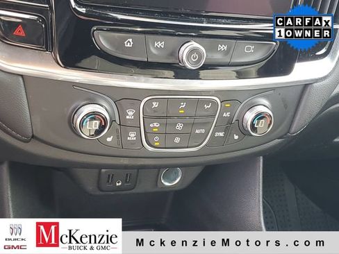 Used 2022 Chevrolet Traverse LT FWD image 18