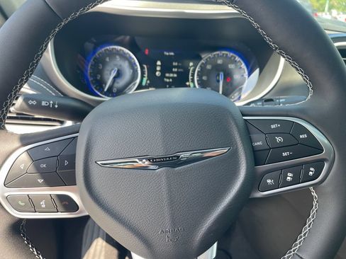 New 2026 Chrysler Pacifica Select FWD image 30