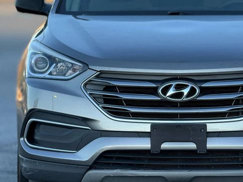 Used 2018 Hyundai Santa Fe Sport image 11