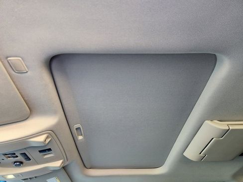 Used 2018 Chevrolet Tahoe Premier image 25