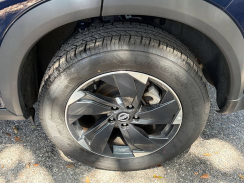 Used 2025 Nissan Rogue SV AWD/4WD image 31