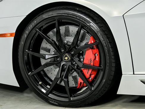 Used 2017 Lamborghini Aventador LP 700-4 AWD/4WD image 7
