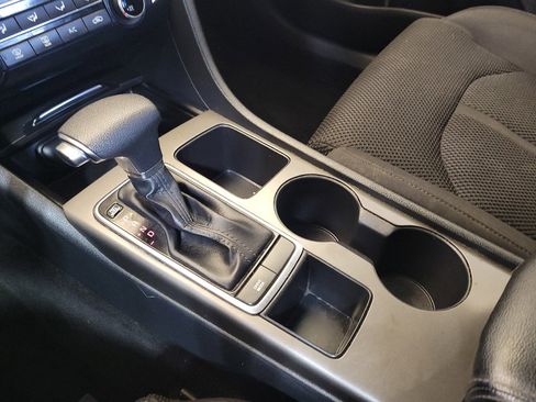 Used 2020 Kia Optima LX FWD image 26