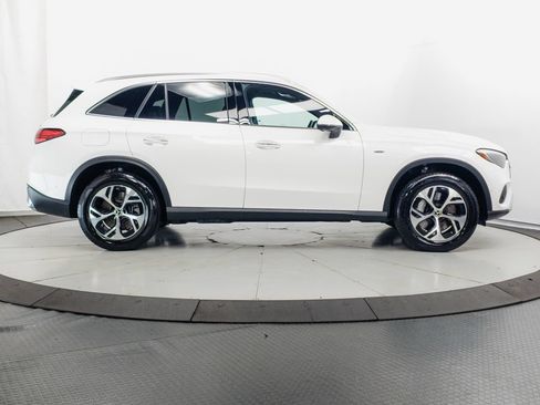 Used 2025 Mercedes-Benz GLC 350e 4MATIC image 33