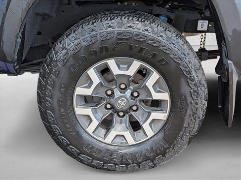 Used 2023 Toyota Tacoma TRD Off-Road w/ TRD Premium Off Road Package image 3