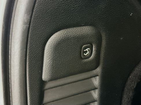 Used 2019 Jeep Grand Cherokee Limited image 32