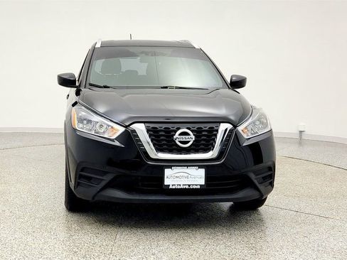 Used 2019 Nissan Kicks SV FWD image 2