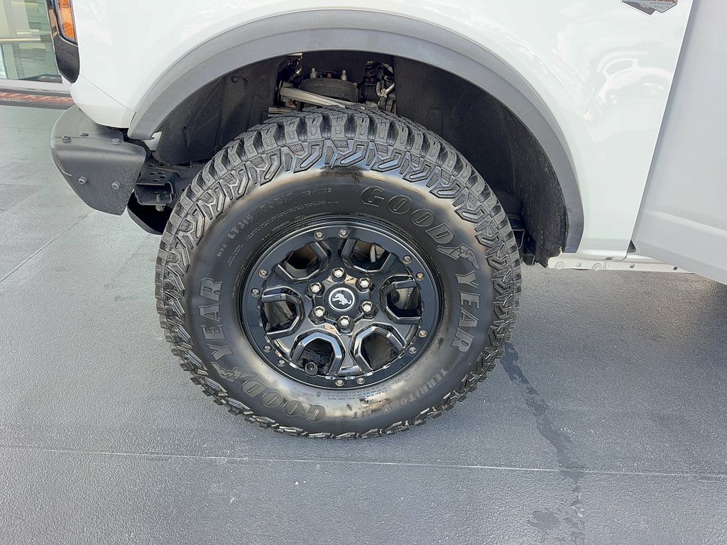 Used 2023 Ford Bronco Wildtrak AWD/4WD image 36