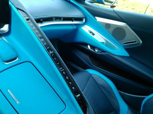 Used 2021 Chevrolet Corvette Stingray Premium Conv w/ Z51 Performance Package RWD image 27