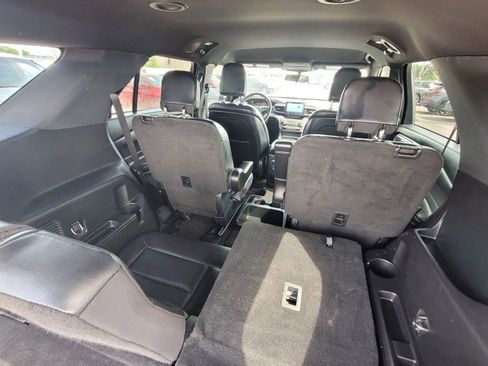 Used 2020 Ford Explorer XLT w/ Equipment Group 202A image 14