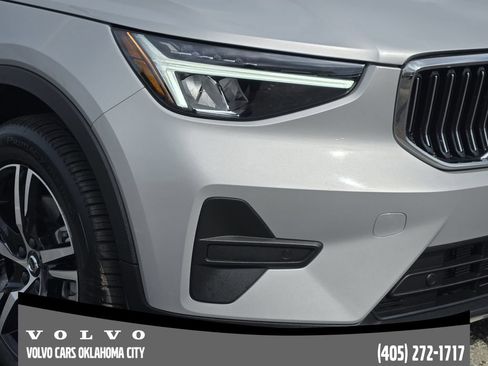 Certified 2025 Volvo XC40 B5 Core AWD/4WD image 7