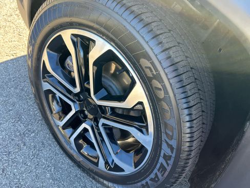 Used 2024 Jeep Compass Limited image 16