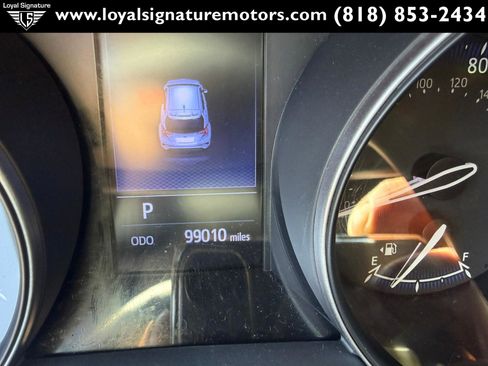 Used 2019 Toyota C-HR LE FWD image 21