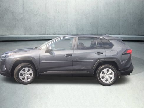Used 2025 Toyota RAV4 LE AWD/4WD image 28