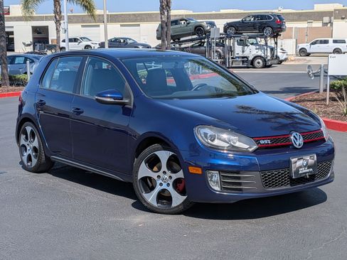Used 2011 Volkswagen GTI 4-Door FWD image 2