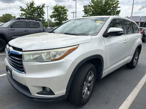 Used 2015 Toyota Highlander Plus image 2