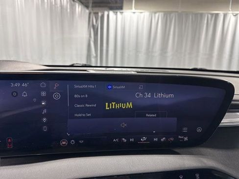 Certified 2025 Buick Enclave Sport Touring w/ Power Package image 14