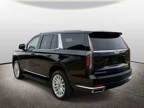 Used 2024 Cadillac Escalade Luxury image 4