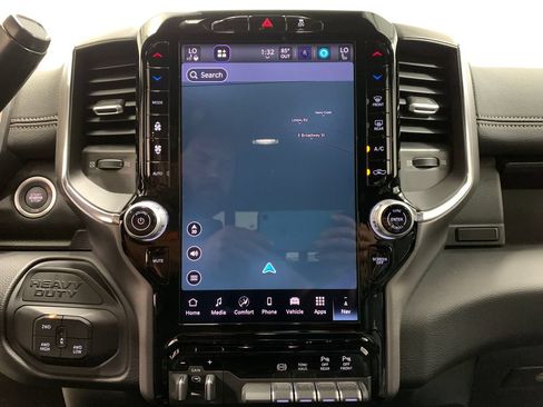 Used 2026 RAM 2500 Laramie AWD/4WD image 7