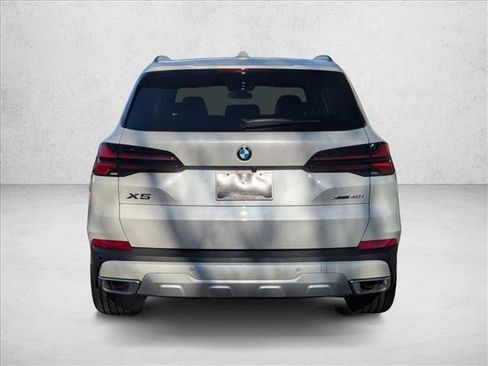 Used 2026 BMW X5 xDrive40i AWD/4WD image 8